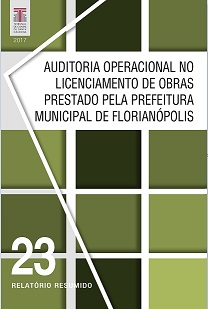 Banner vertical com o título Auditoria operacional no Licenciamento de Obras prestado pela Prefeitura Municipal de Florianópolis em fonte preta, sobre fundo branco. Acima do título, 3 quadrados e, abaixo, 9, em tons de verde. À esquerda, no canto superior, a logo do TCE/SC e o ano 2017, e, no canto inferior, o número 23 seguido de Relatório Resumido, todos em fonte branca. 