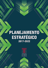 Banner vertical em tons de verde-escuro. Nas bordas, diversas setas em verde-claro apontam para o centro. Ao centro, em fonte branca, o texto Planejamento Estratégico. Abaixo, o texto 2017-2022. Na parte inferior, a logomarca do TCE/SC.