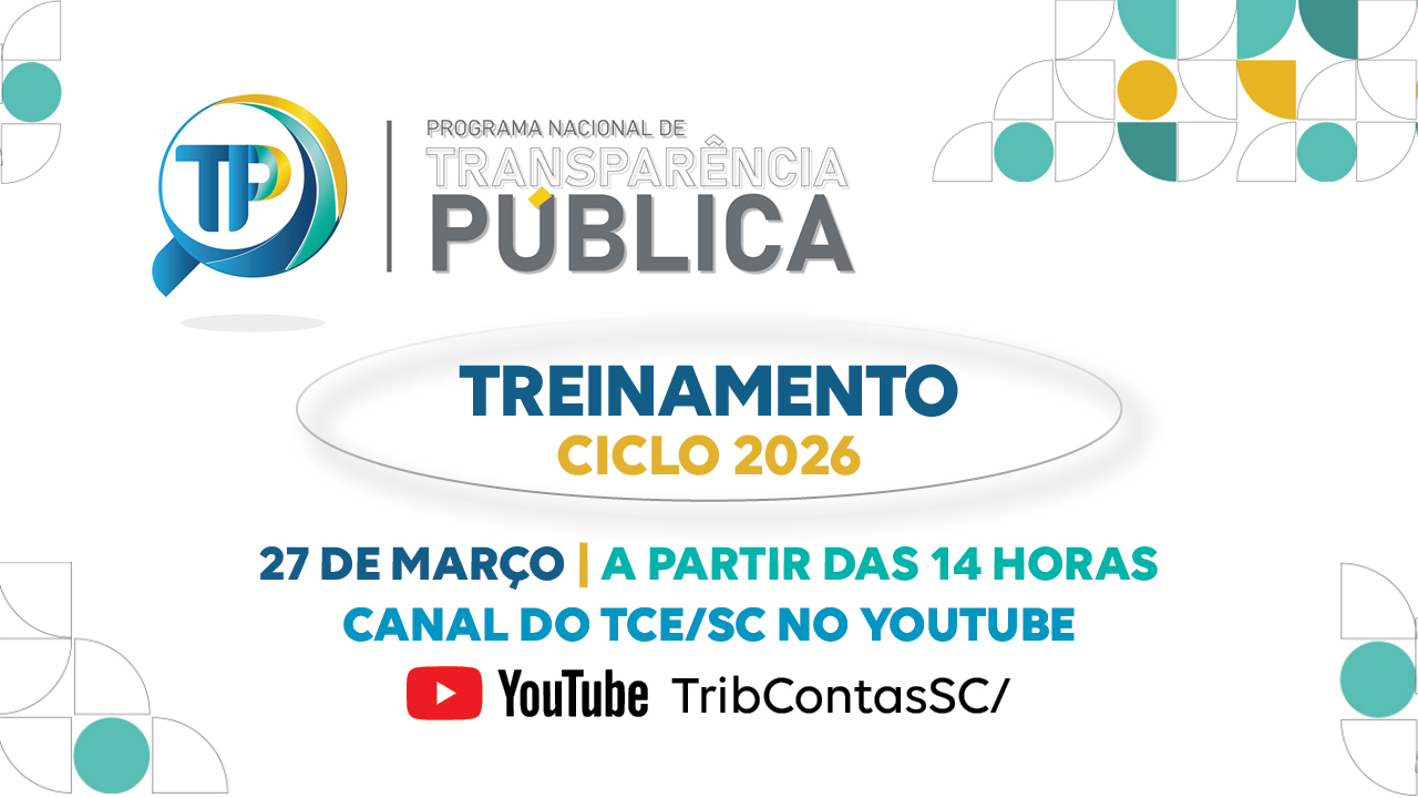 Banner horizontal com fundo claro e elementos gráficos geométricos em tons de verde, azul e amarelo. À esquerda aparece o logotipo do Programa Nacional de Transparência Pública (PNTP), composto pelo nome e pelo desenho de uma lupa com a sigla TP ao centro. Ao centro está o texto “Treinamento – Ciclo 2026”. Abaixo aparecem as informações do evento: “27 de março | a partir das 14 horas”, e logo do YouTube com o endereço do canal “TribContasSC”. 