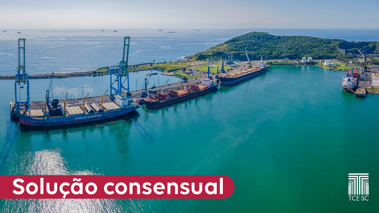 Banner horizontal com foto aérea do porto de Imbituba. Sobre a imagem, no canto inferior esquerdo, em tarja vermelha, o título "Solução consensual". No canto inferior direito, logo do TCE/SC.  