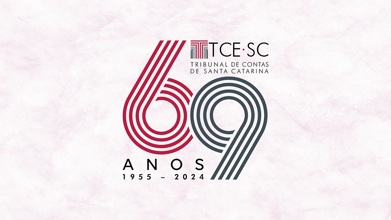 Banner com fundo branco e centralizado tem a logomarca TCE/SC 69 anos - 1955-2024