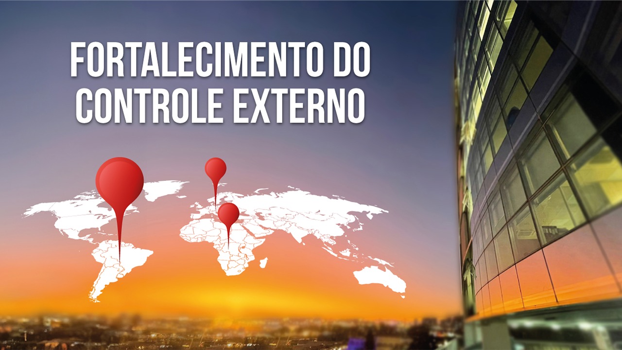 Banner horizontal com uma foto do prédio do TCE/SC. À esquerda, o texto "Fortalecimento do controle externo" e a imagem do mapa mundi.