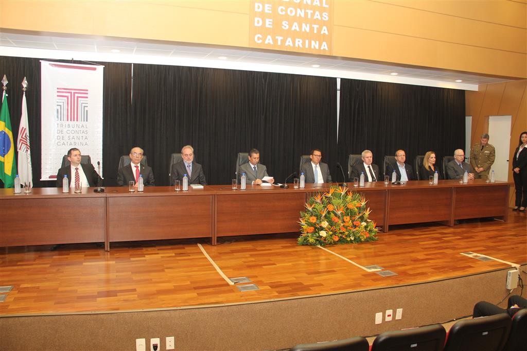 Abertura do VI Congresso Catarinense de Direito Administrativo marca os 59 anos do TCE/SC com homenagens a ex-presidentes 