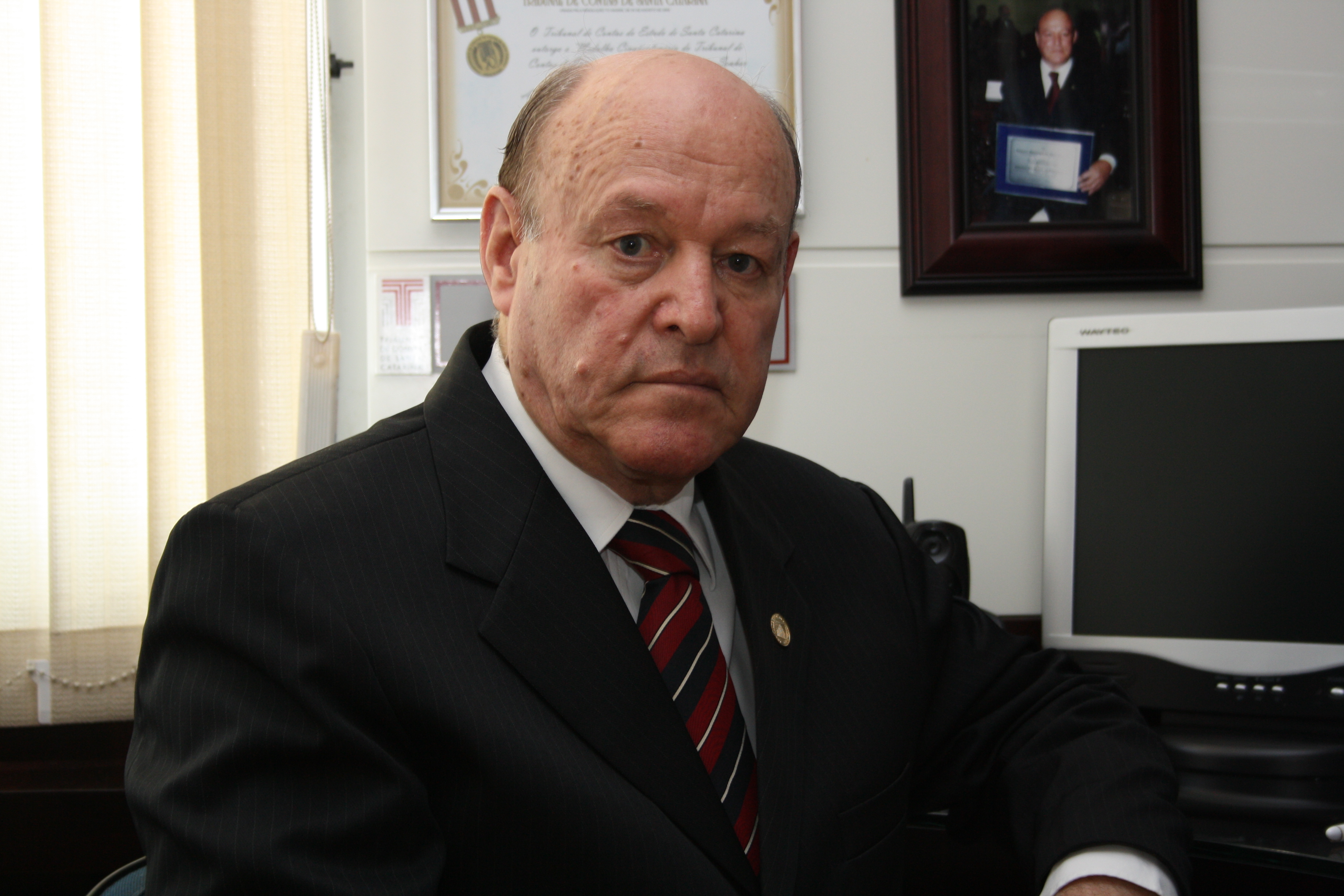 TCE/SC lamenta falecimento do auditor aposentado Altair Debona Castelan