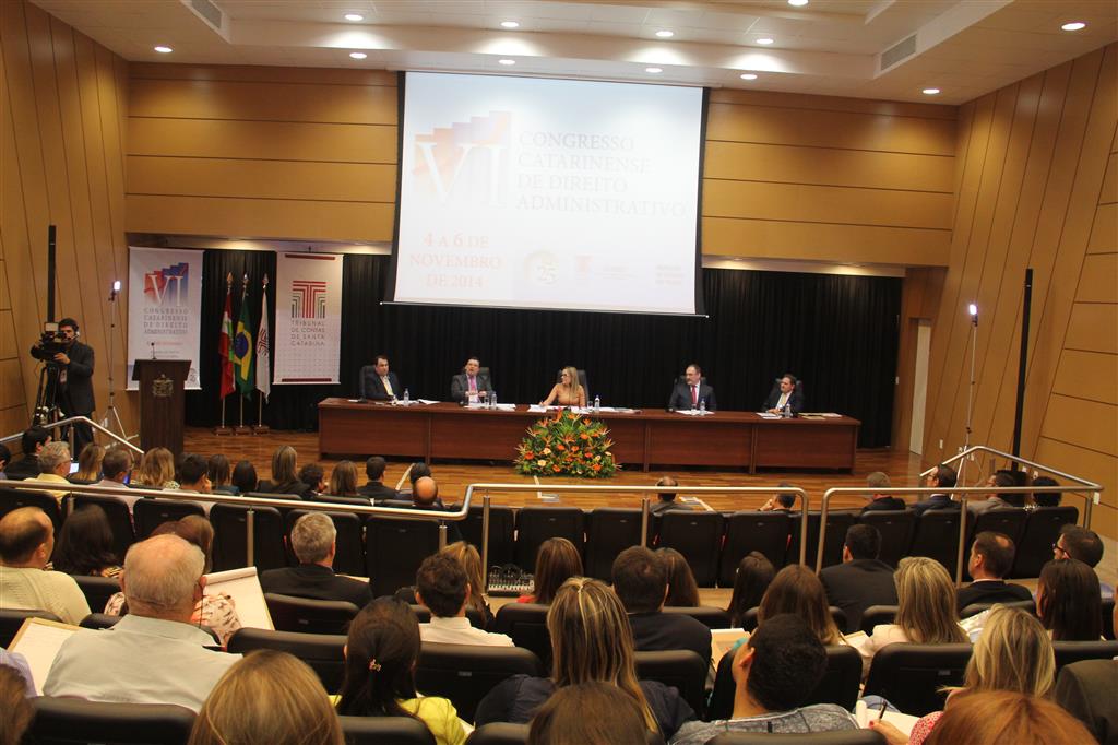 Bloqueio de bens com base em indícios de improbidade é discutido no VI Congresso Catarinense de Direito Administrativo no TCE/SC