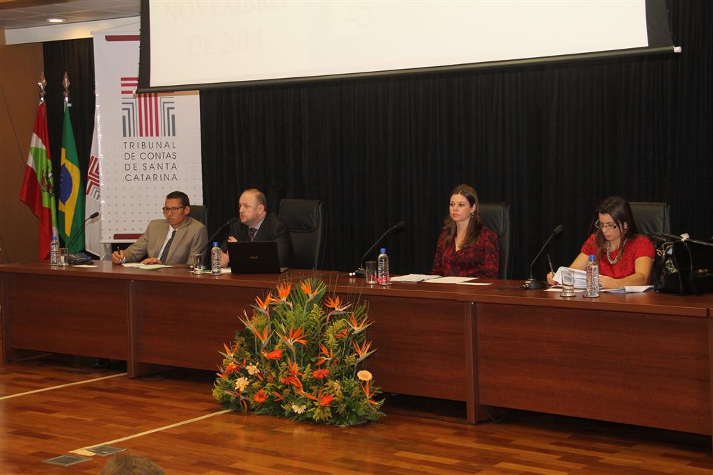 Painel sobre licitações e contratos apresenta temas polêmicos no último dia de Congresso de Direito Administrativo no TCE/SC
