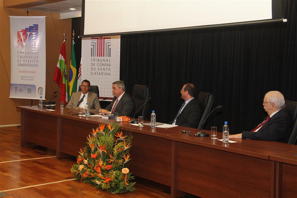 Administração Pública deve observar princípio da presunção de inocência no processo administrativo disciplinar, defende jurista em evento no TCE/SC