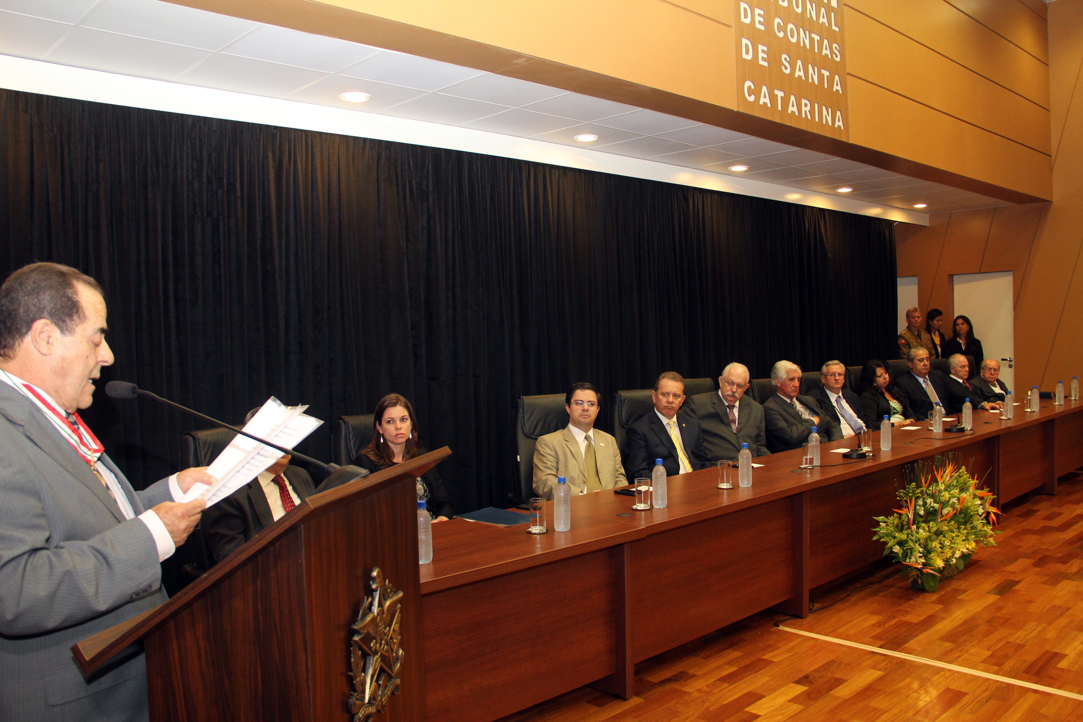 Conselheiros aposentados e ex-governador recebem a “Medalha de Mérito do Tribunal de Contas” na inauguração do Espaço Cultural Willy Zumblick do TCE/SC