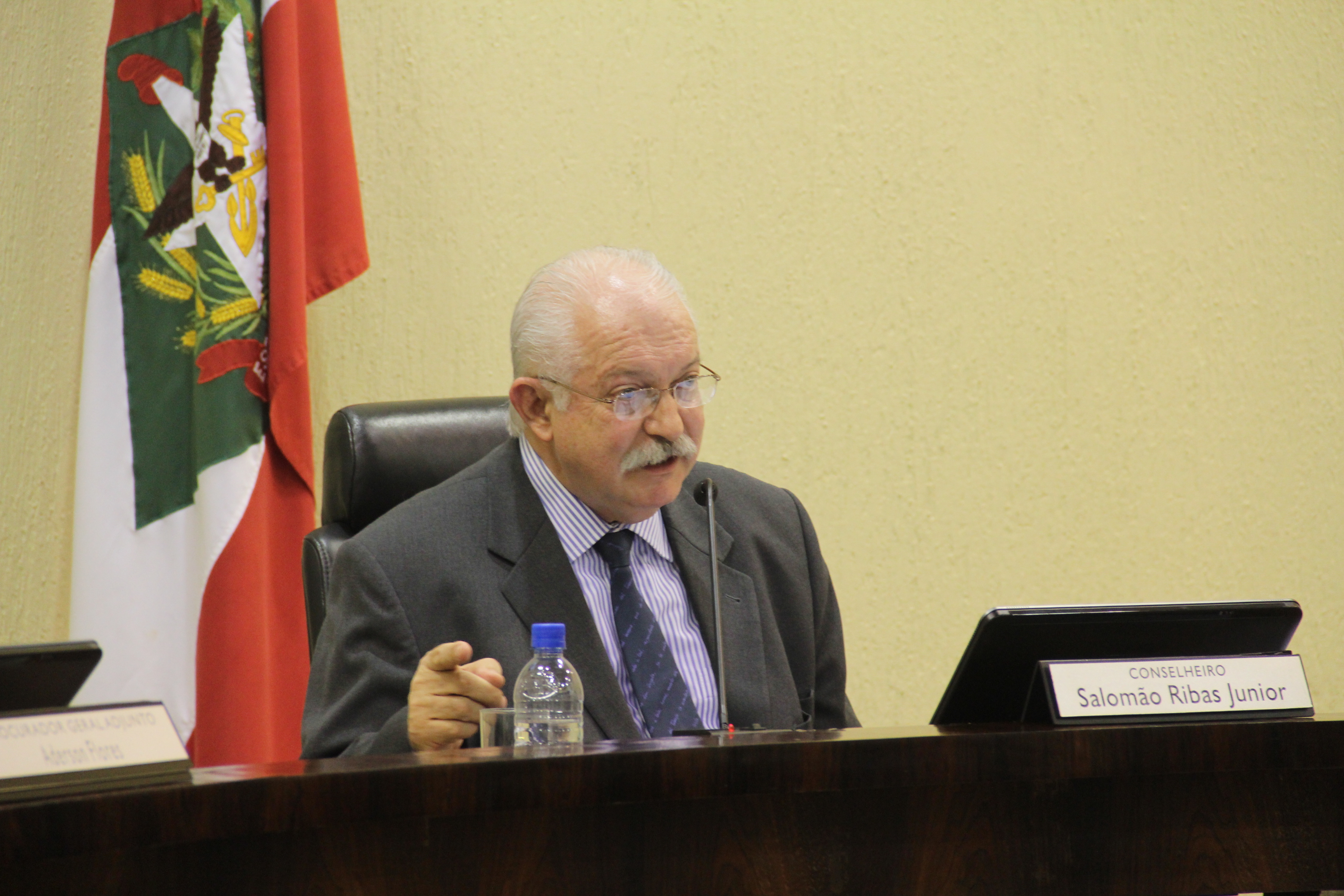 Ribas Jr. preside a última sessão do Pleno do TCE/SC antes de aposentadoria 