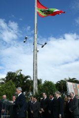 TCE, TJ e Alesc vão manter bandeira do Estado na Praça Tancredo Neves