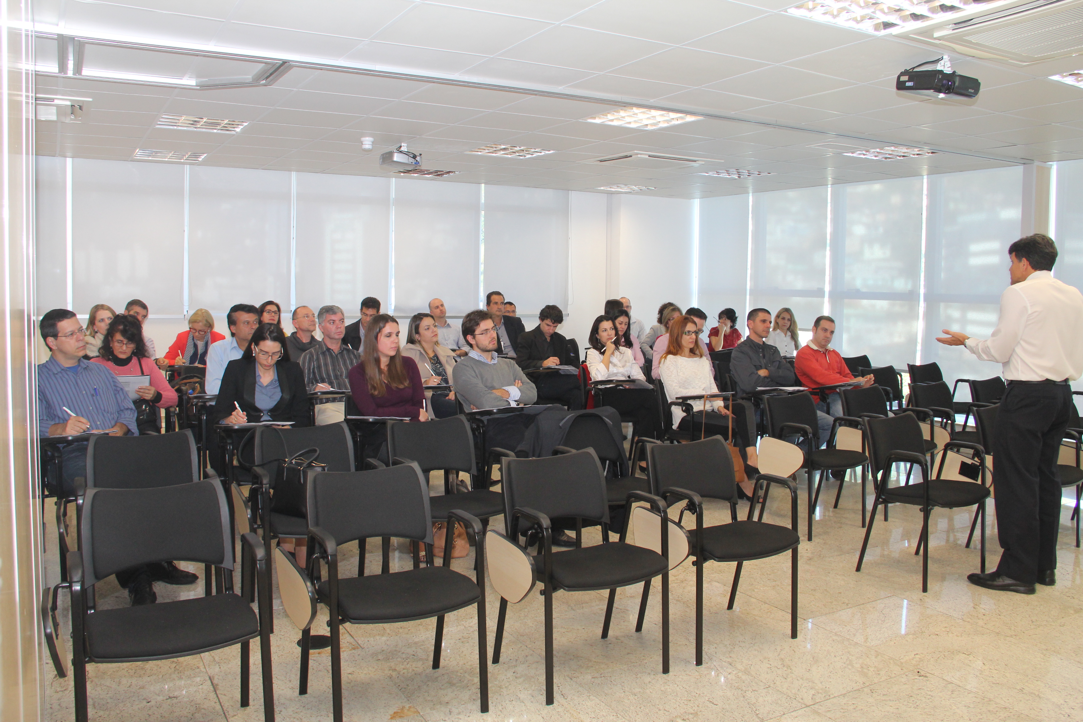 TCE/SC realiza curso de capacitação sobre Novo Regime das Microempresas e o Impacto nas Licitações Públicas