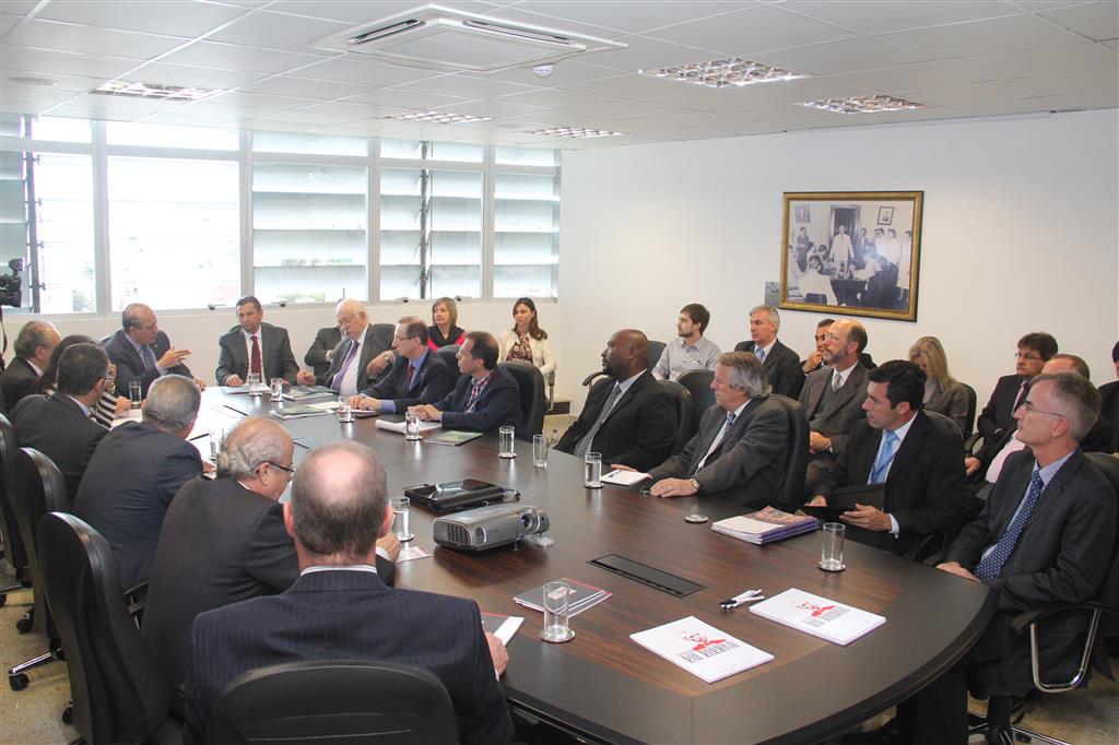 TCE/SC sedia reunião do TCU e IRB para integração de ações de controle externo no Sul e Centro-Oeste