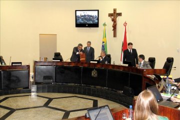 Ribas Jr., Herbst e Fontes são eleitos presidente, vice e corregedor do TCE/SC para biênio 2013-2014 