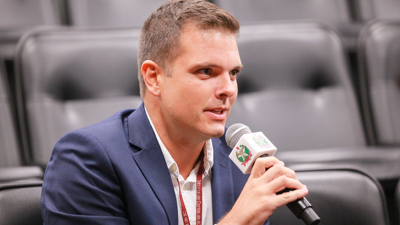 Técnicos do TCE/SC participam de reunião que estabelece a política estadual do 3º Setor, na Alesc