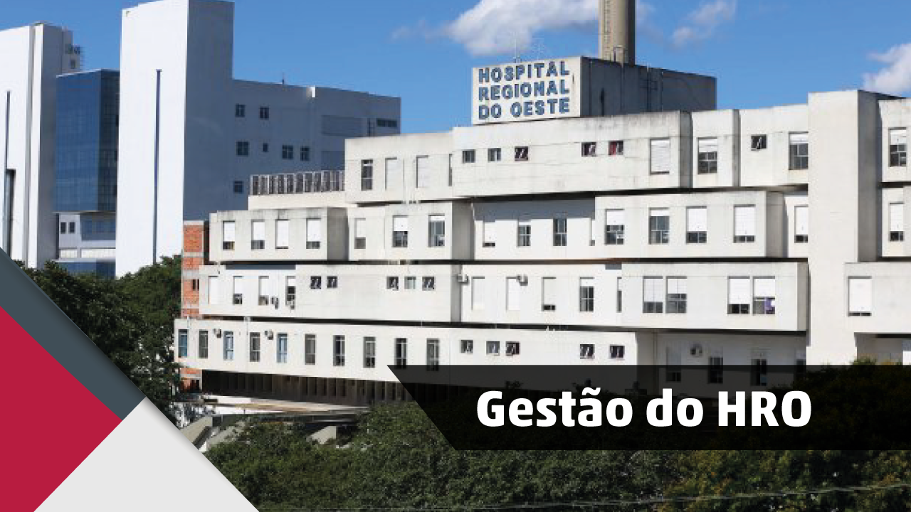 Imagem mostra a fachada do Hospital Regional do Oeste, em Chapecó