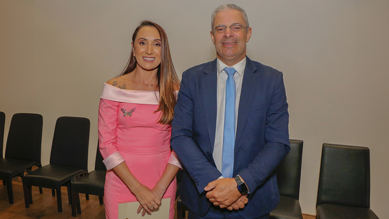 Presidente da Audicon, conselheira substituta do TCE/PA, Milene Dias da Cunha, ao lado do conselheiro substituto Gerson Sicca.