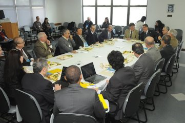 Conselheiro Wan-Dall participa de encontro promovido pela Asur