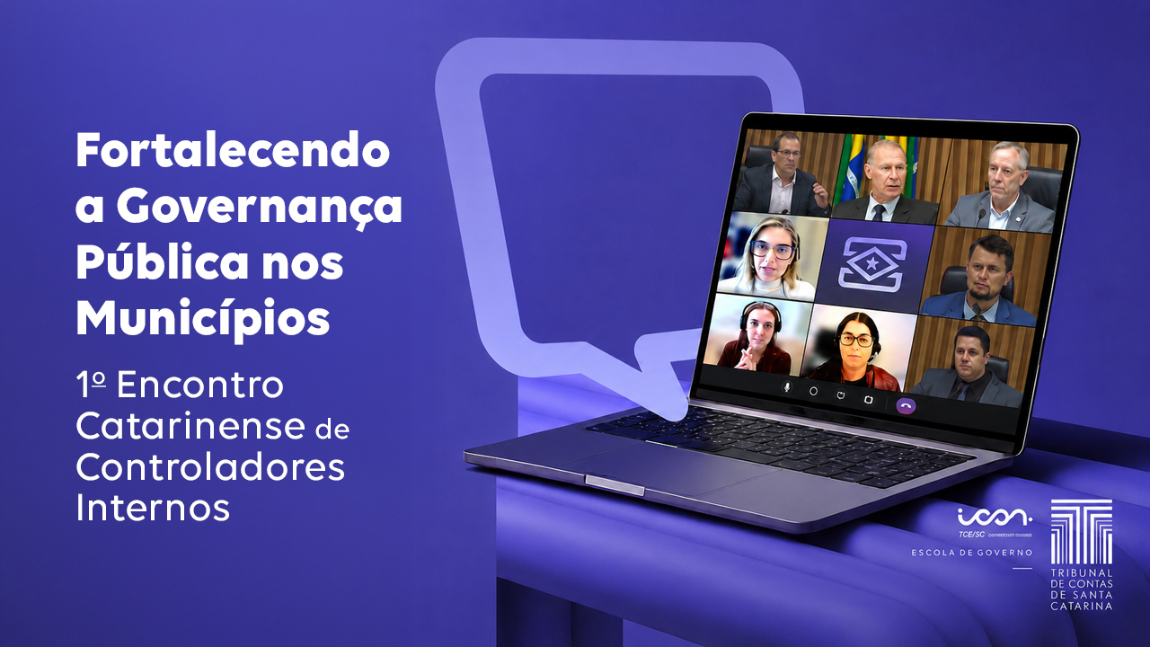 Banner horizontal com fundo em degradê de azul e roxo. À esquerda, o texto “Fortalecendo a Governança Pública nos Municipios.1º encontro  Catarinense de controladores Internos"”, em letras brancas. À direita, há um notebook sobre uma superfície, exibindo uma videoconferência com participantes em diferentes janelas. Ao fundo do notebook, aparece um ícone estilizado de comunicação, em 3D. 