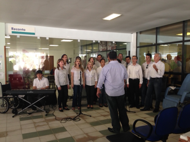 Coral do TCE/SC canta e encanta os pacientes do CEPON