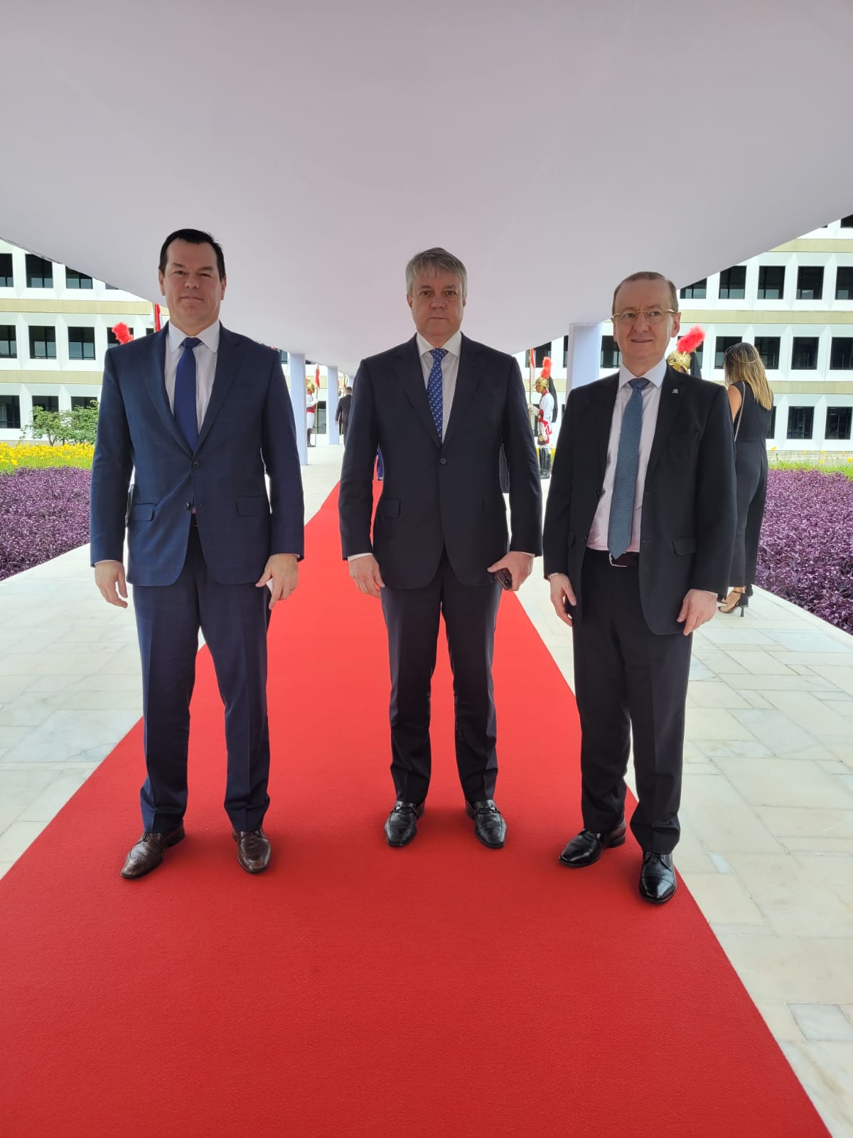 Na foto, os conselheiros Adircélio, do TCE/SC (à esquerda), Luiz Antonio Guaraná, do TCM/RJ (centro) e Cezar Miola, do TCE/RS (à direita)