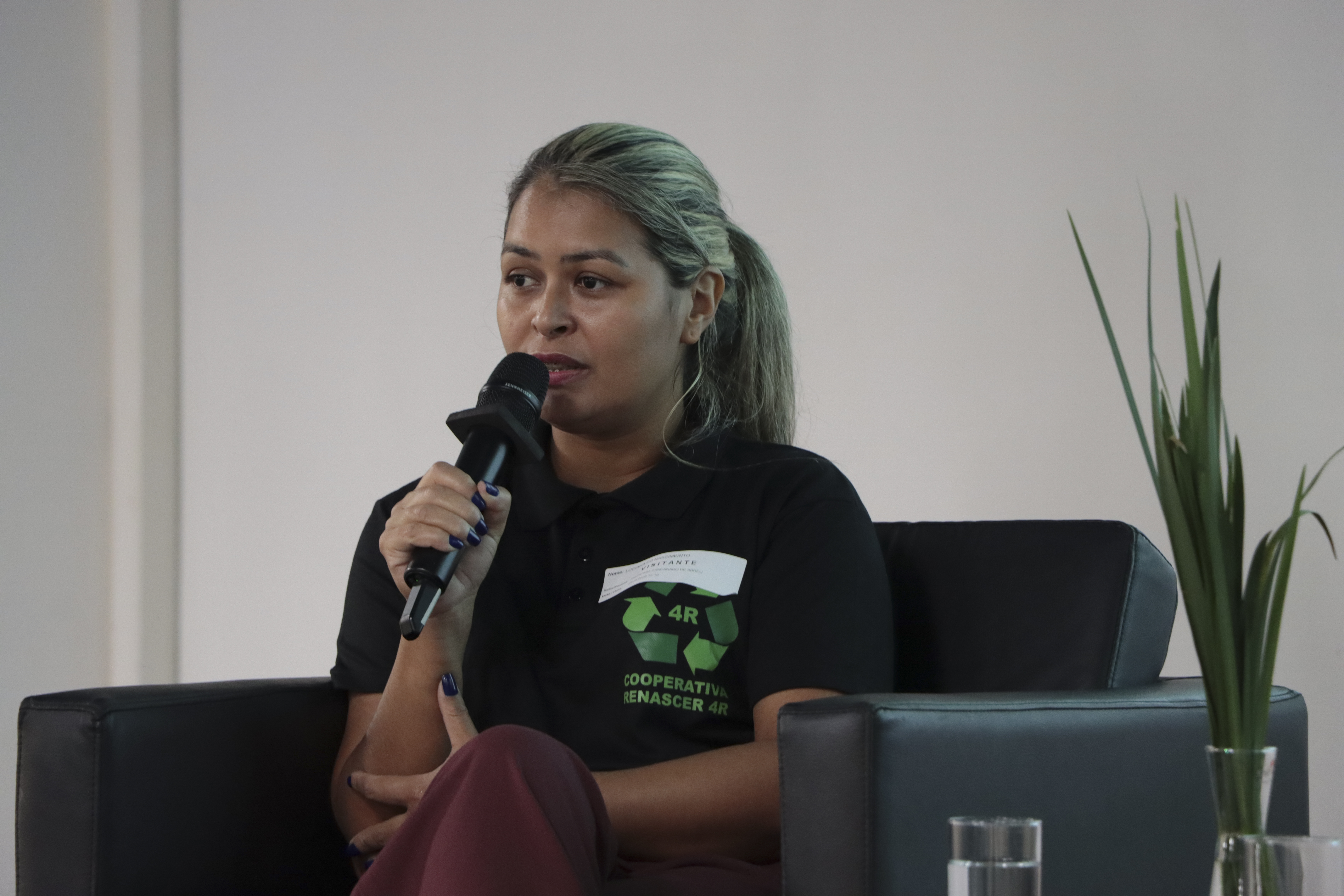 Foto da palestrante Luciana do Nascimento.