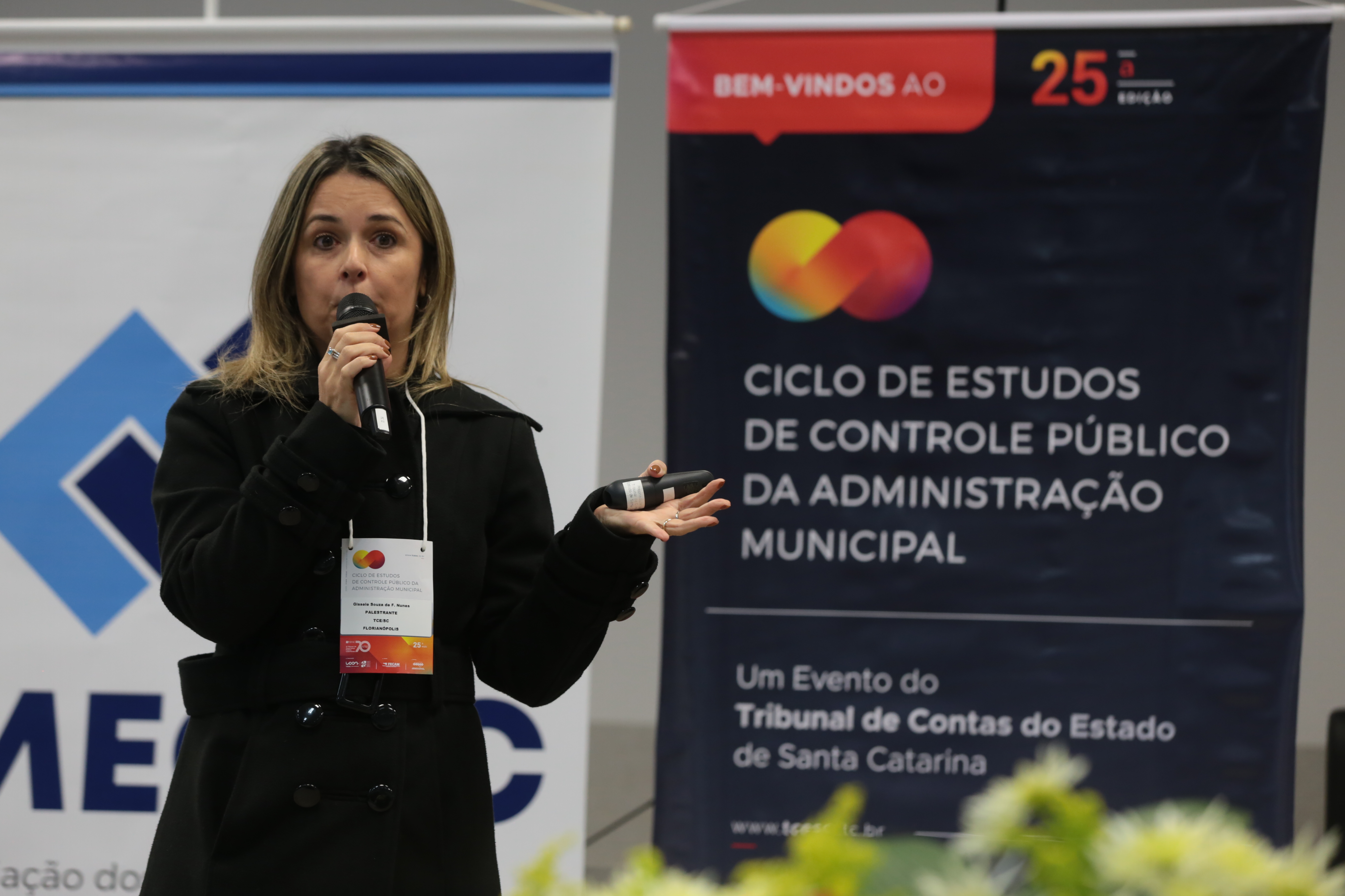 Foto da diretora de Contas de Governo do TCE/SC Gissele Nunes