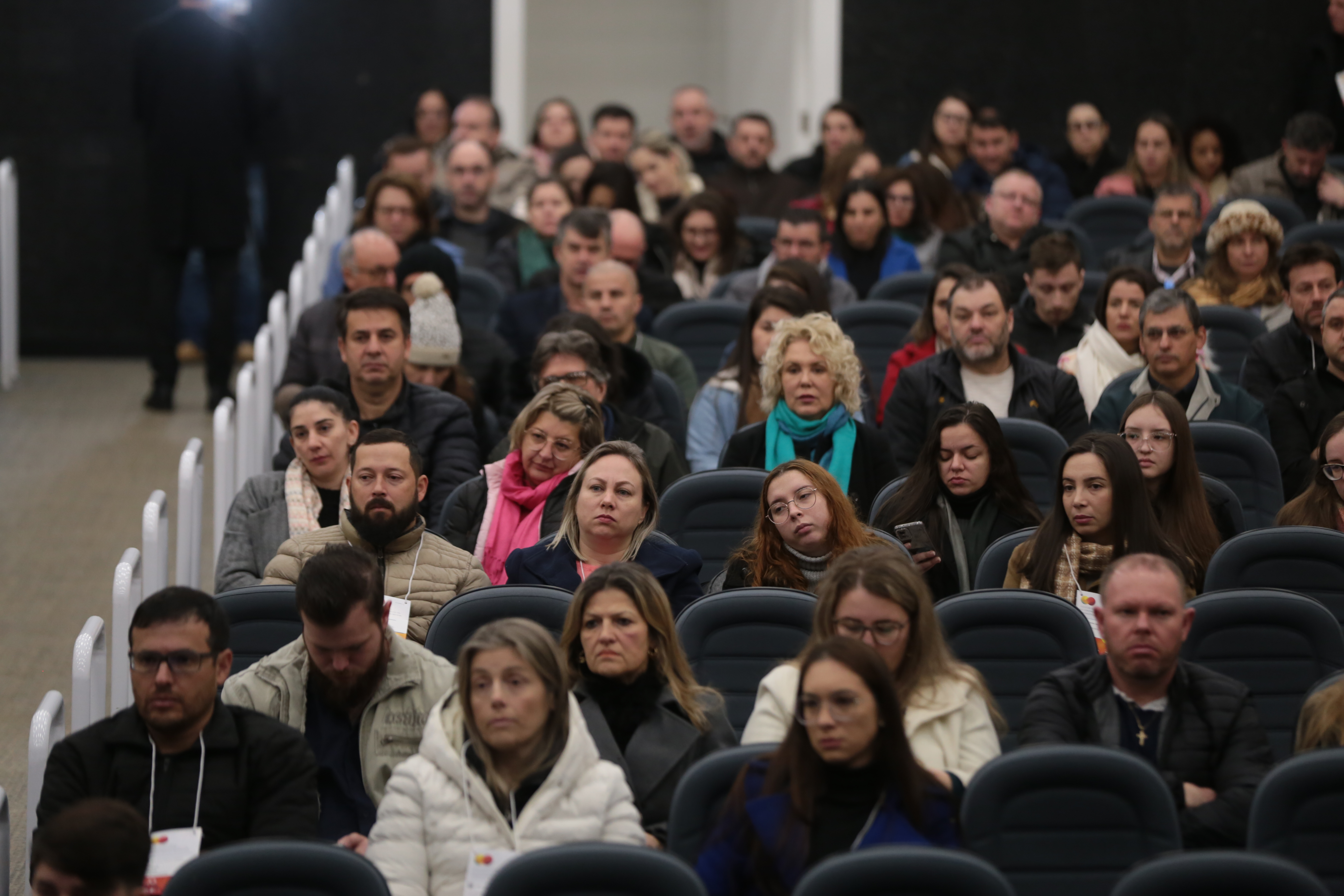 Foto da plateia do evento em São Miguel do Oeste.