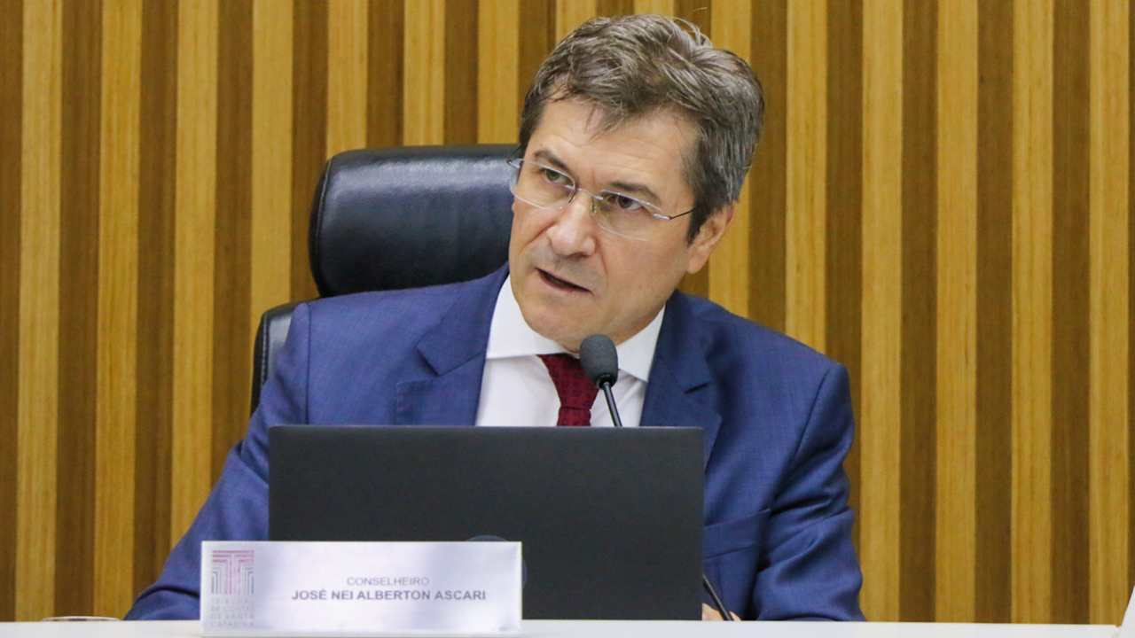 imagem do conselheiro relator José Nei Alberton Ascari