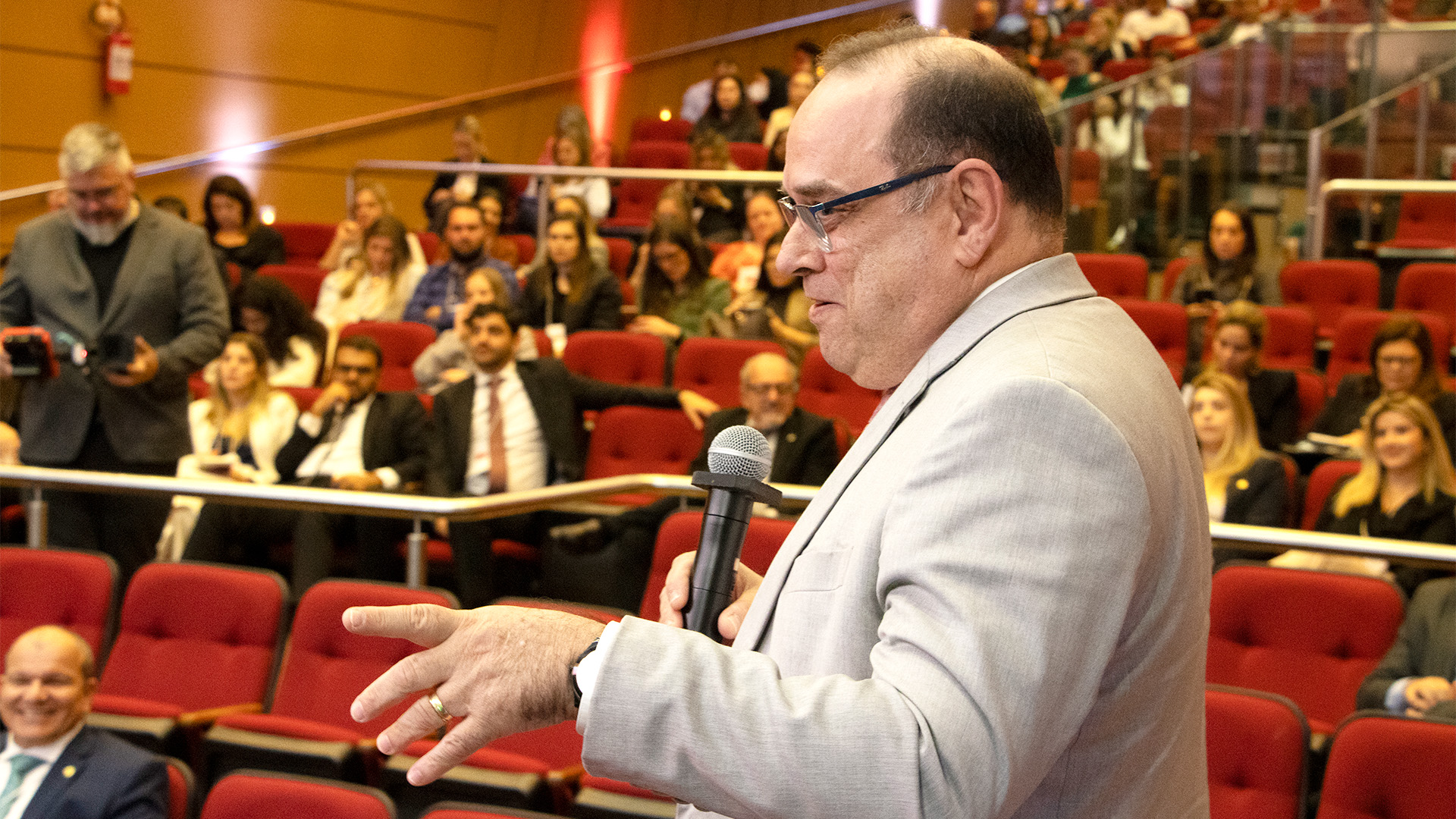 Foto com Leonardo José Rodrigues do Espírito Santo, integrante do TCE/PA.