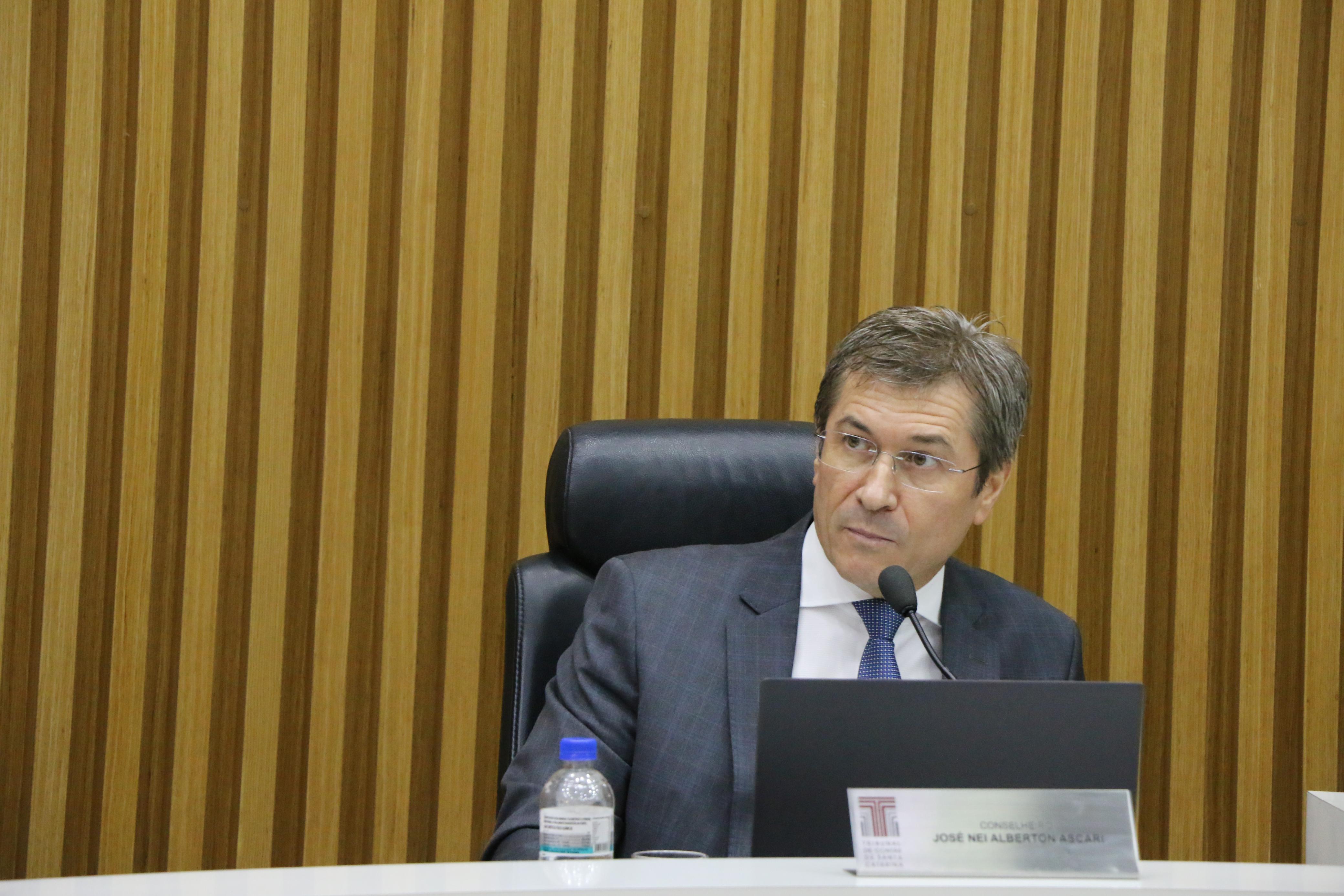 Foto do conselheiro José Nei Ascari