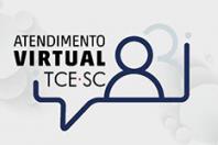 Banner em tom cinza-claro com marcas d'água de círculos. Ao centro, destaca-se o logotipo do serviço, formado pelo nome Atendimento Virtual e a sigla TCE/SC, ambos em cor preta, e os ícones que representam um usuário e uma caixa de mensagem na cor azul-escuro. 