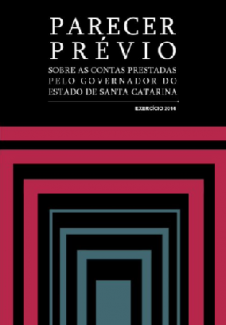 Banner vertical preto. Na parte superior, o título Parecer Prévio, destacado em maior tamanho, e o texto Sobre as contas prestadas pelo governador do Estado de Santa Catarina - exercício 2014, em fonte branca. Abaixo, parte da logomarca do TCE/SC, composta por linhas bordôs e cinzas formando um quadrado.  