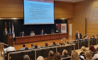 Em seminário, auditor do TCE/SC explica relevância de capacitação para desenvolvimento de parcerias público-privadas