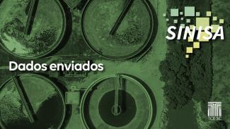 Imagem, em tons esverdeados, mostra do alto um sistema de tratamento de esgoto. No alto, à direita, há a logo marca do Sinisa. No canto inferior direito há o logo do TCE/SC em branco