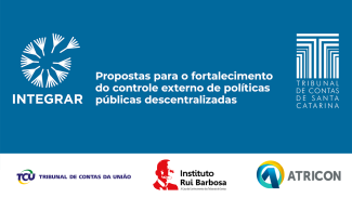 Banner horizontal com fundo azul-claro. À esquerda, em destaque, logo da Rede Integrar, composta pelo nome e pelo desenho de um dente-de-leão. Ao lado, o texto “Propostas para o fortalecimento do controle externo de políticas públicas descentralizadas”. À direita, o logo do TCE/SC. Na borda inferior, sobre tarja branca, os logos do TCU, do IRB e da Atricon. 