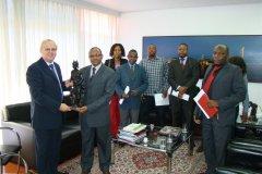 TCE/SC recebe a visita de técnicos das áreas de contabilidade e comunicação do Tribunal Administrativo de Moçambique