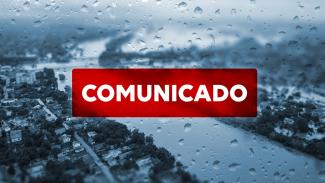 Banner com a imagem de um local atingido pelas chuvas. Sobre a imagem, ao centro, o título Comunicado, em fonte branca e em um retângulo vermelho. Embaixo, o logo do TCE/SC.