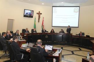 TCE/SC recomenda aprovação das Contas/2013 do Governo, mas educação e saúde estão entre as 18 ressalvas