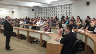 palestra do diretor de Controle dos Municípios do Tribunal de Contas de Santa Catarina, Moisés Hoegenn