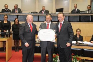 Conselheiros do TCE/SC são homenageados no aniversário do Legislativo catarinense
