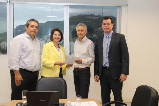 TCE/SC recebe a Declaração da Garantia de Qualidade do Marco de Medição de Desempenho dos Tribunais de Contas   