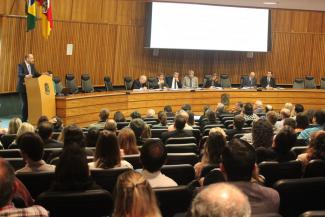 Servidor do TCE/SC participa de seminário de Obras Públicas, em Porto Alegre