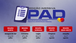 Banner horizontal com fundo em tons de azul. Ao centro, logo do evento Ciclo de Estudos: Edição Imersiva PAD, composto pelo nome e pelo desenho de uma lista de tarefas. Abaixo, em retângulos vermelhos, a programação: Região Norte, Jaraguá do Sul, 22 e 23 de julho. Região Sul, Criciúma, 27 e 28 de julho. Região Serrana, Lages, 30 e 31 de julho. Região Oeste, Chapecó, 3 e 4 de agosto. Região Meio-Oeste, Joaçaba, 6 e 7 de agosto.