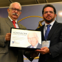 Conselheiro aposentado do TCE/SC recebe homenagem da Atricon durante encontro nacional dos Tribunais de Contas 
